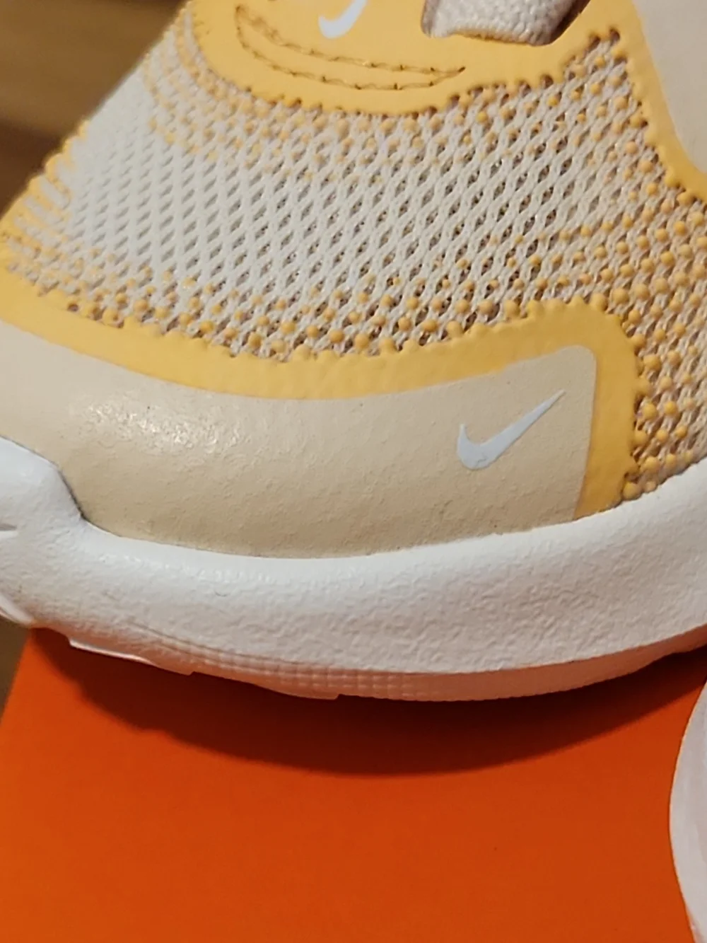 Nike Cosmic Runner 5c Kids Peach & White Velcro Sneakers New With Box [ Yellow ]